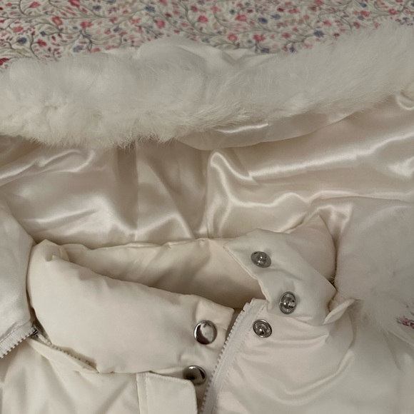 Bebe white faux fur hood with belt parka - Picture 7 of 10